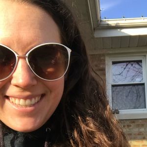 Meet your Posher, Rebecca